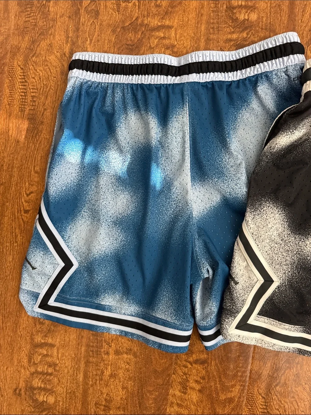 Jordan Men’s Blue and Black Spray-Print Athletic Shorts - Picture 15 of 16